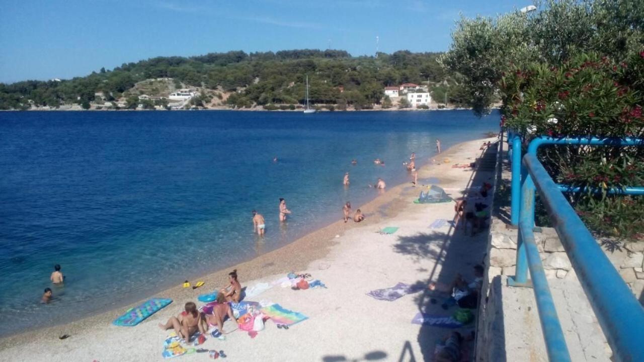 Apartments Vlado - 50M From The Sea Rogač 外观 照片