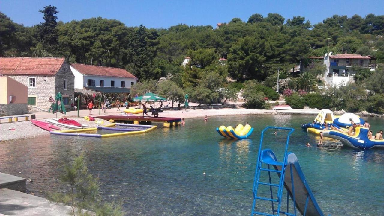 Apartments Vlado - 50M From The Sea Rogač 外观 照片