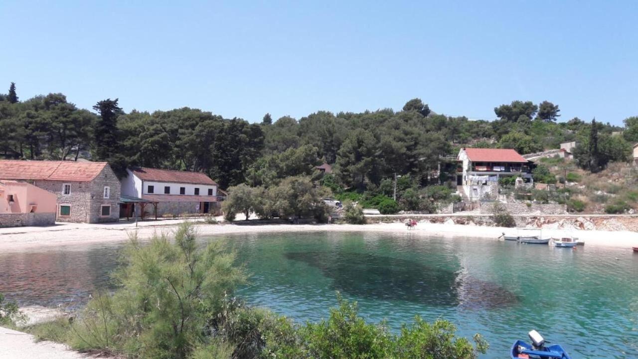 Apartments Vlado - 50M From The Sea Rogač 外观 照片